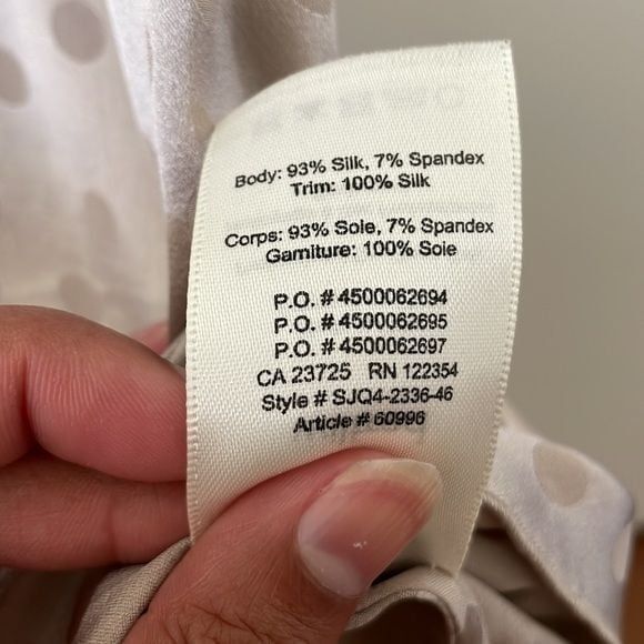 Aritzia silk polka dot top‎ in dusty lavender - Picture 2 of 2